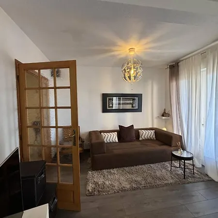 3 Pieces 4 Couchages Rousse شقة